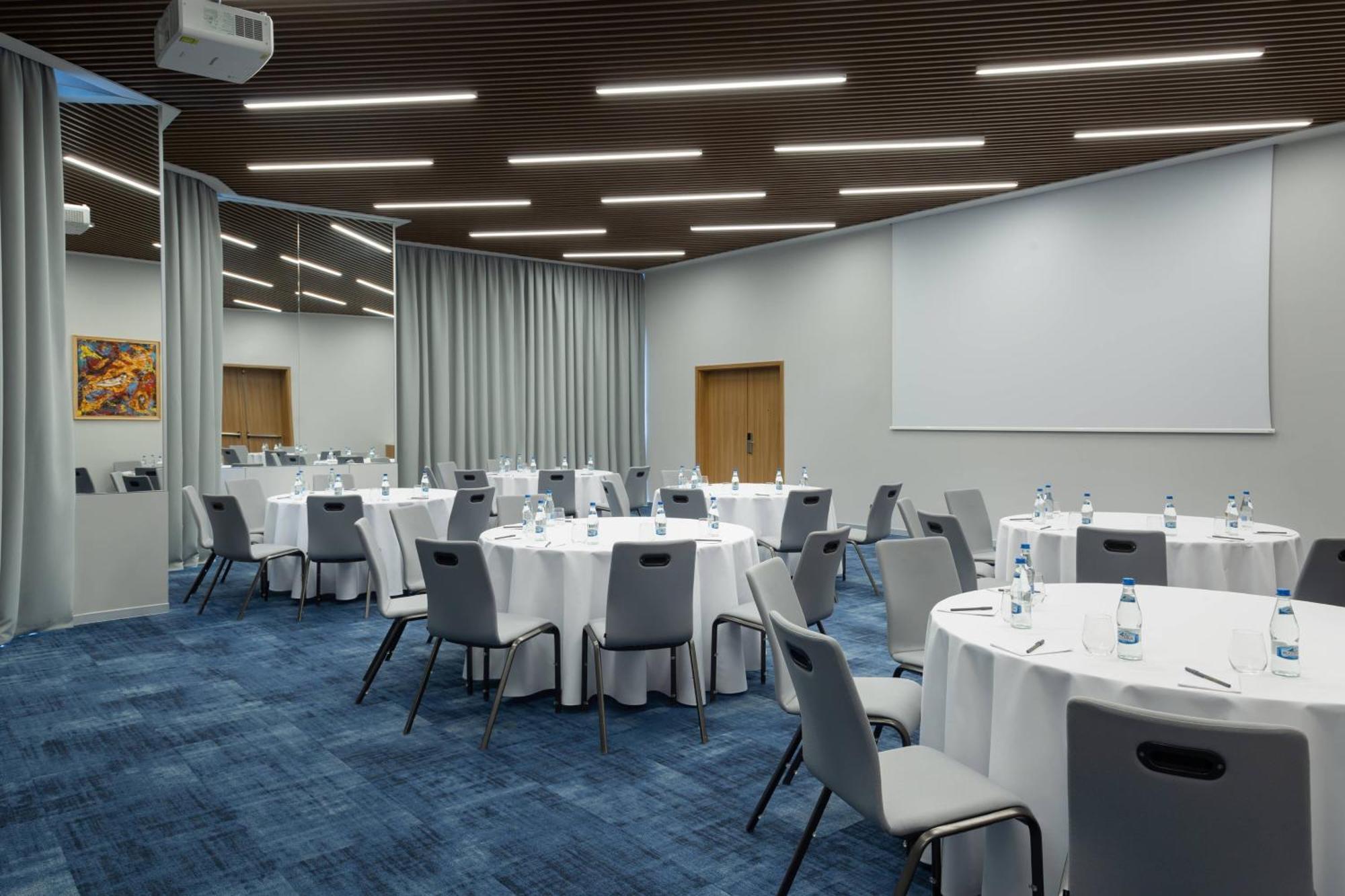 Courtyard By Marriott Bucharest Floreasca Екстер'єр фото